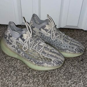 Yeezy V2 Alien